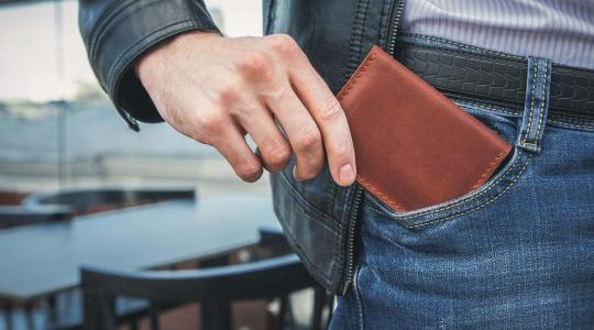4 Expert Tips On How To Choose The Right Men’s Wallet